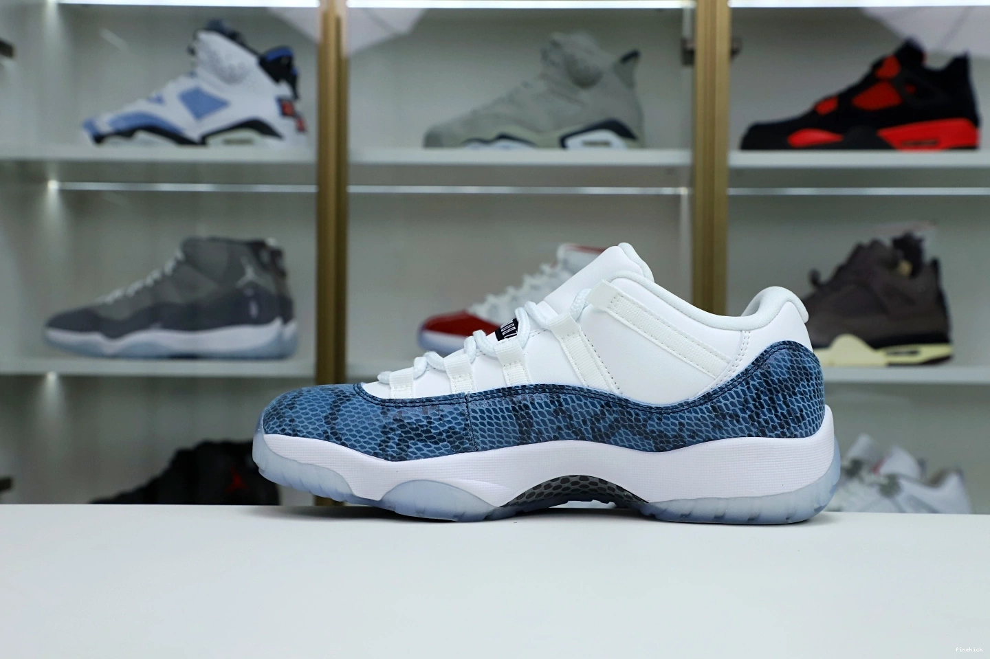 11 Jordan snakeskin” Jordan “navy Air 0116